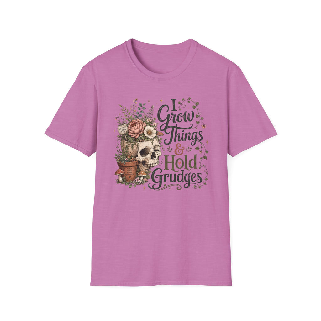I Grow things hold grudges garden C1 T-Shirt